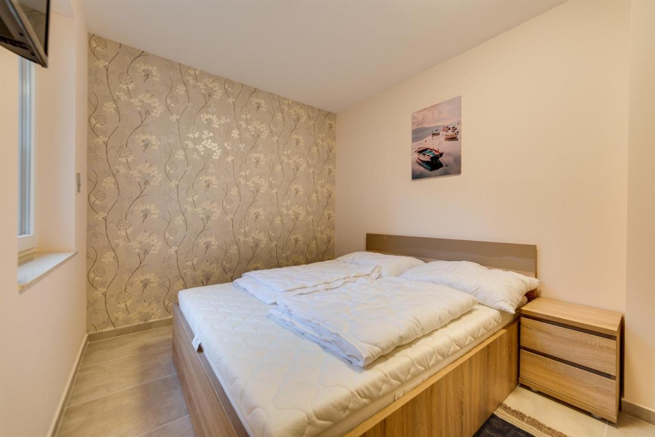 Forest Foeldvar Apartmanok By Bltn Balatonföldvár Buitenkant foto