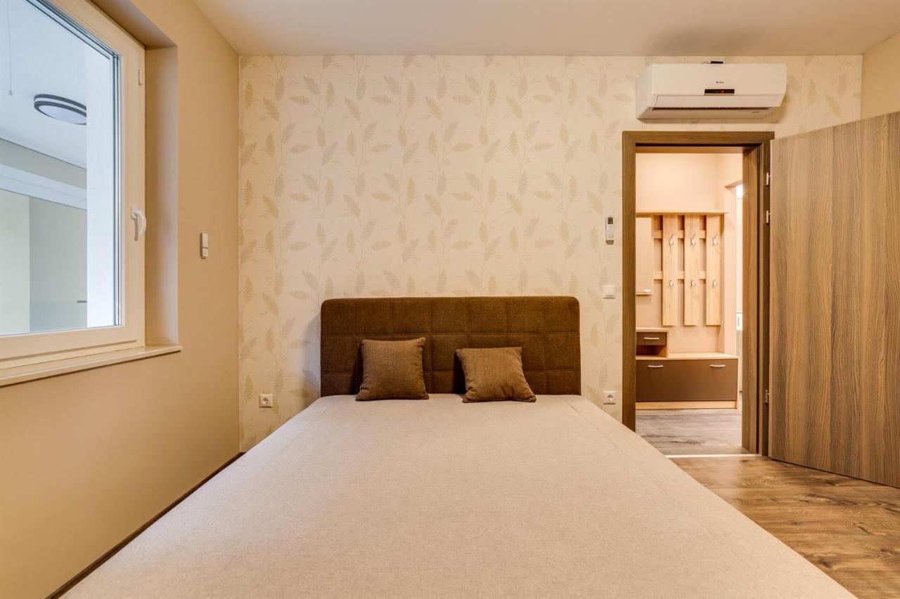 Forest Foeldvar Apartmanok By Bltn Balatonföldvár Buitenkant foto