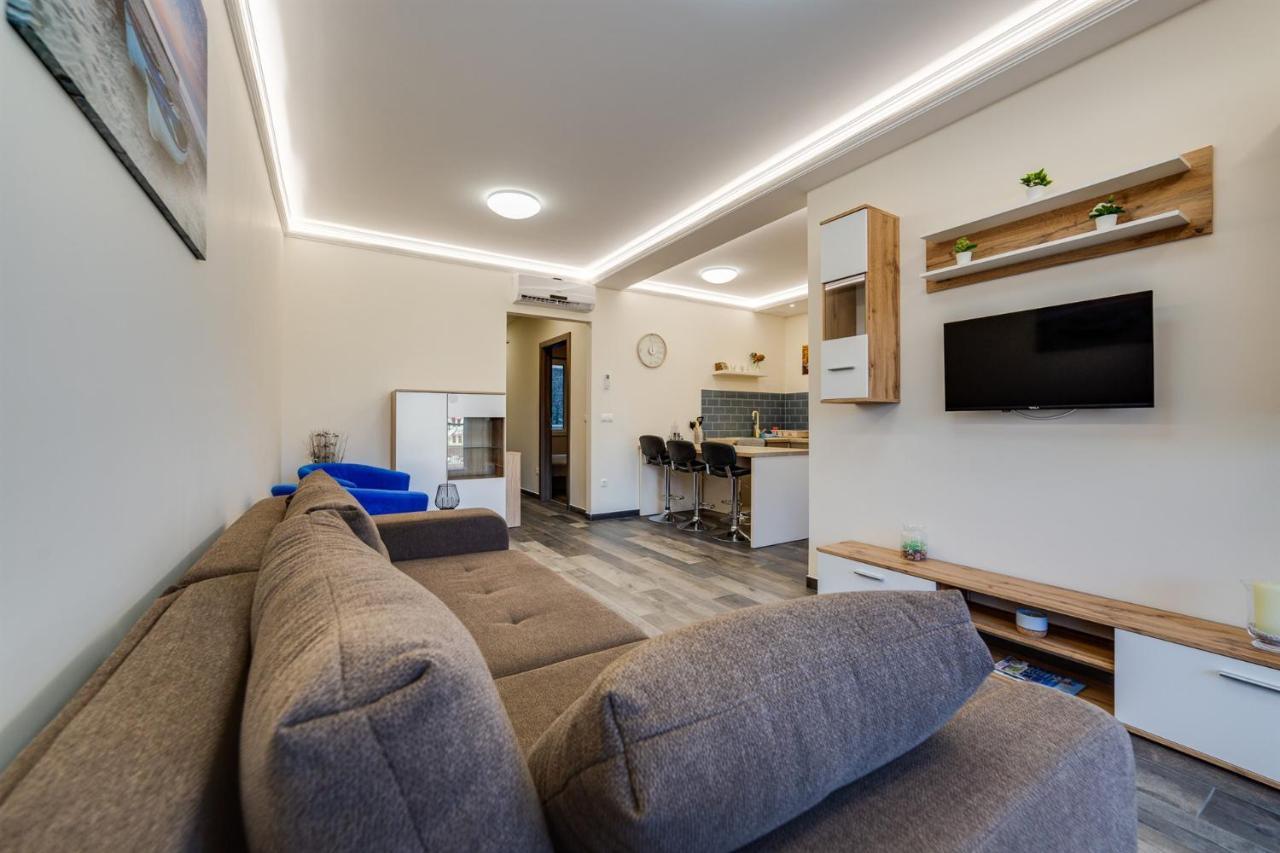 Forest Foeldvar Apartmanok By Bltn Balatonföldvár Buitenkant foto