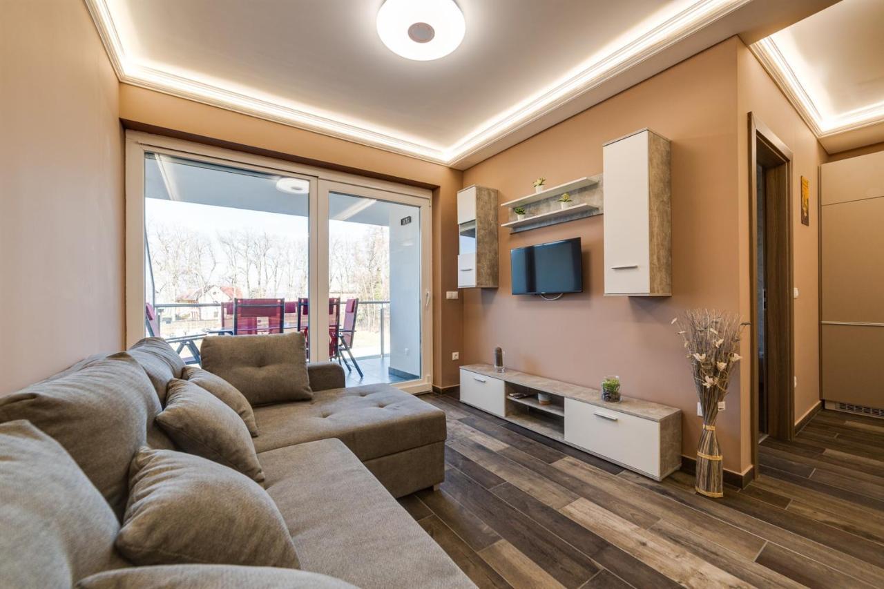Forest Foeldvar Apartmanok By Bltn Balatonföldvár Buitenkant foto